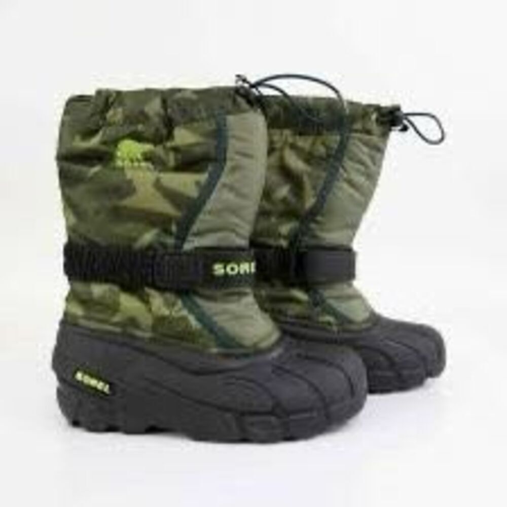 Sorel Boys Size 2 Flurry Snow Boots Green Camo Winter Boot Warm Drawstring Top